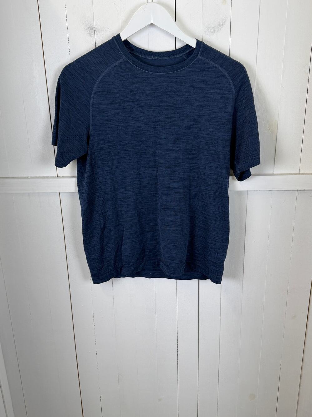 Lululemon Men's Blue Activewear T-Shirt Size S